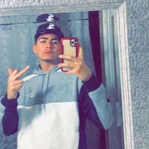 Meet your Posher, Cesar